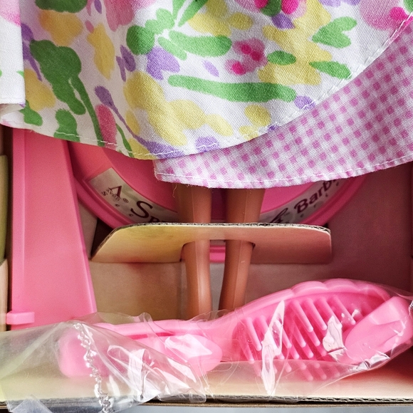 NEW Barbie Special Edition Avon Exclusive 1996 Spring Petals Colorful Doll - Picture 5 of 16